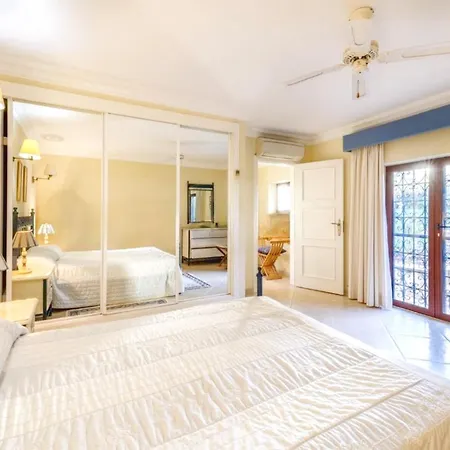 Modern Summer Family House E Olhos De Agua 阿尔布费拉