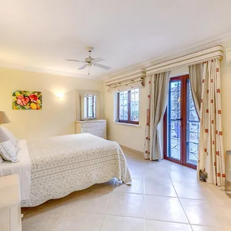 度假居 Modern Summer Family House E Olhos De Agua *